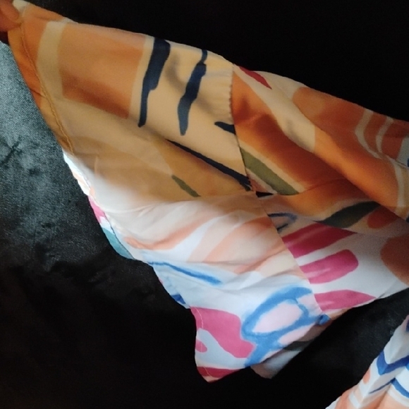 Multicolor Abstract Off-Shoulder Blouse - Picture 4 of 7